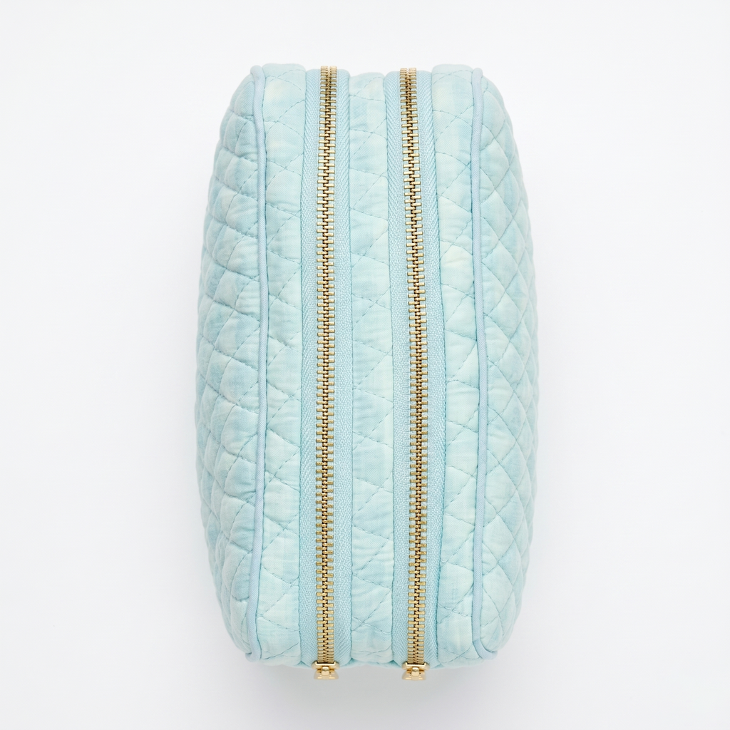 Sky Blue Quilted Men’s Travel Kit