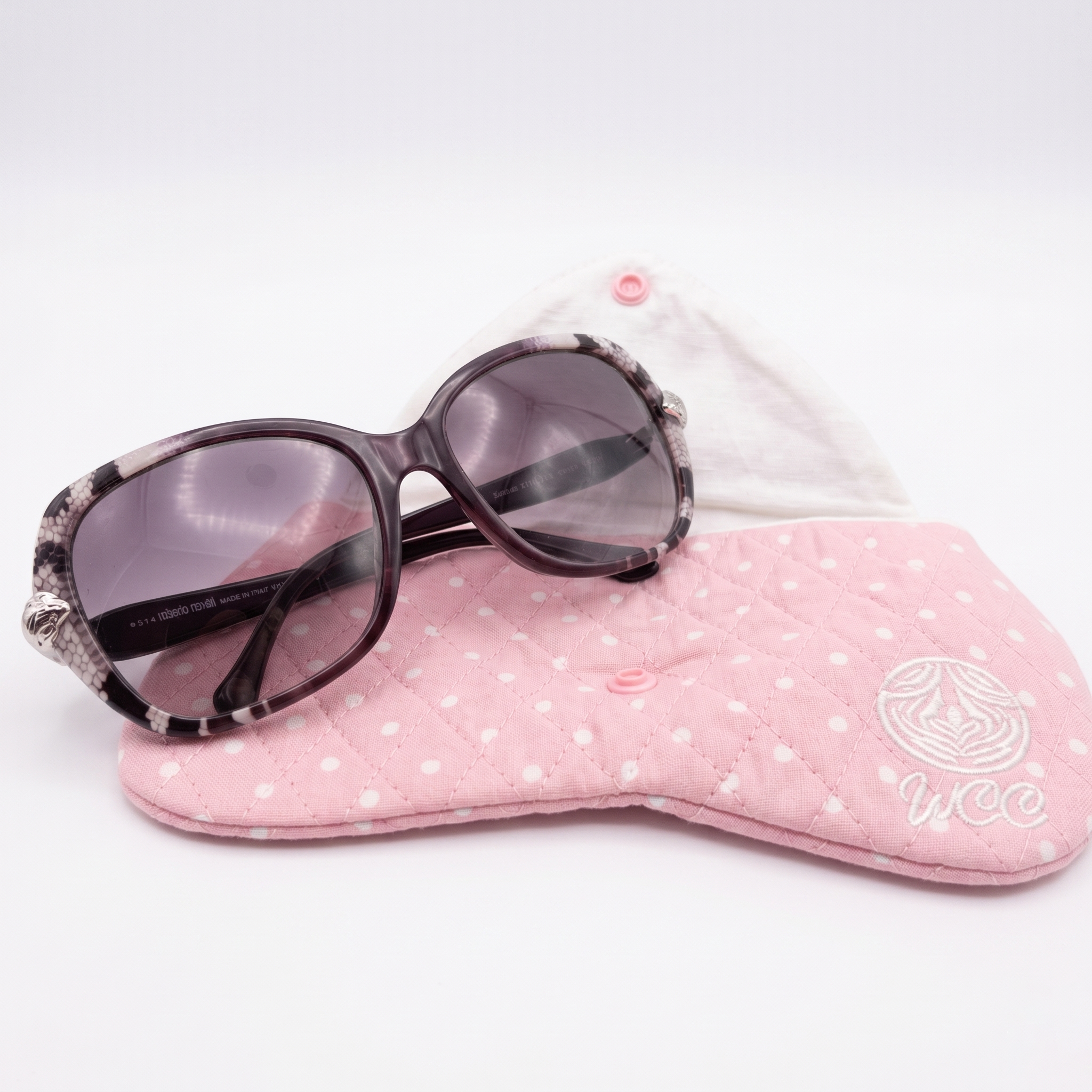 Blush Polka Quilted Sunglasses Case – Snap Cover